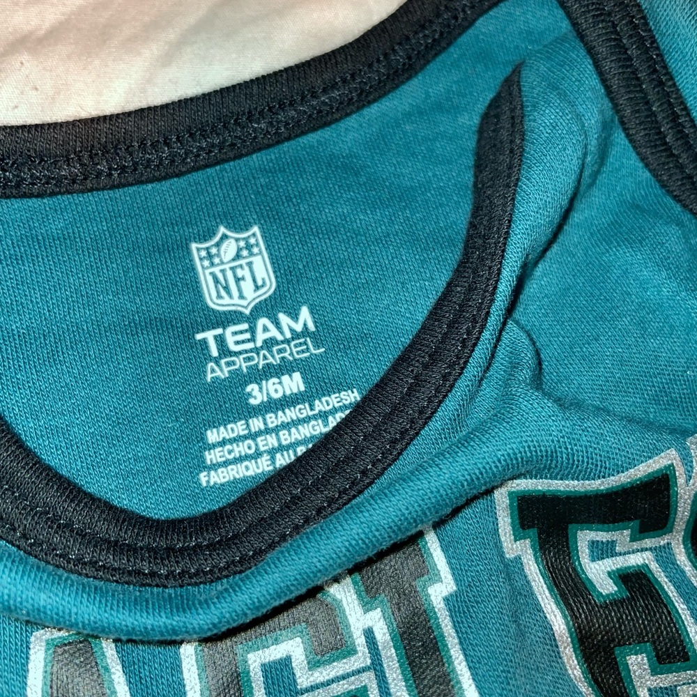 🔥🔥Philadelphia Eagles - baby onesie 🦅🦅 - Picture 5 of 8